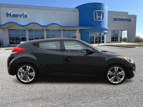 Ultra Black Pearl 2017 Hyundai Veloster Value Edition