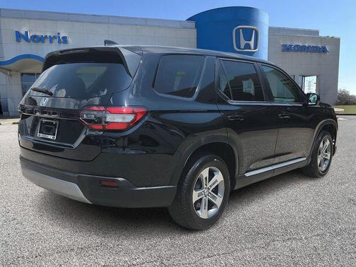 Crystal Black Pearl 2023 Honda Pilot AWD EX-L 7 Passenger