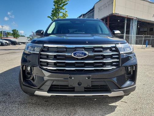 Agate Black Metallic 2025 Ford Explorer Active