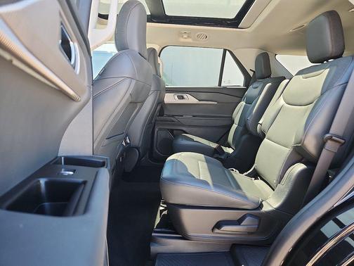Agate Black Metallic 2025 Ford Explorer Active