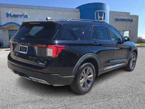Agate Black Metallic 2025 Ford Explorer Active