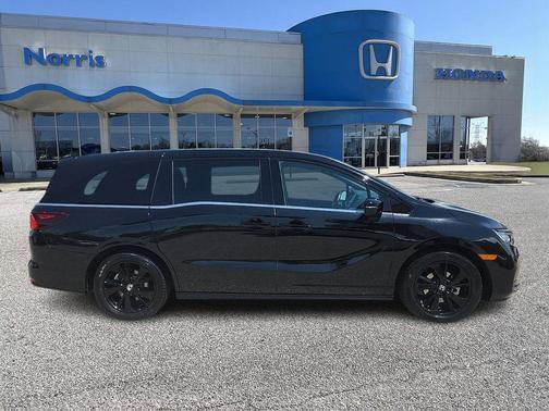 Crystal Black Pearl 2024 Honda Odyssey Sport