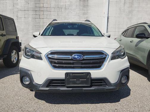 Crystal White Pearl 2019 Subaru Outback 2.5i Limited