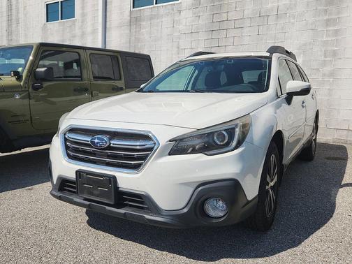 Crystal White Pearl 2019 Subaru Outback 2.5i Limited