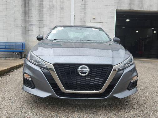 Gun Metallic 2022 Nissan Altima SR FWD