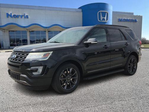Magnetic Metallic 2017 Ford Explorer XLT