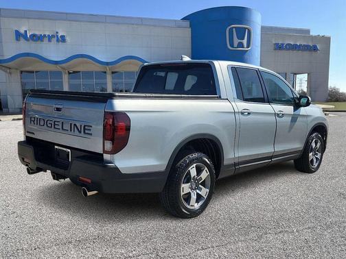 Solar Silver Metallic 2025 Honda Ridgeline RTL