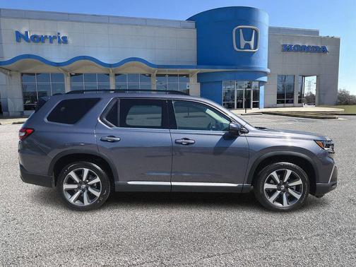 Modern Steel Metallic 2025 Honda Pilot Touring 8-Passenger