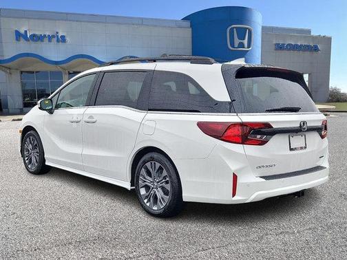 Platinum White Pearl 2026 Honda Odyssey Touring
