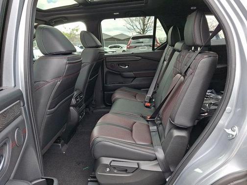 Solar Silver Metallic 2026 Honda Pilot Black Edition