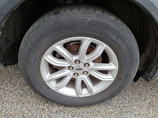 Agate Black Metallic 2021 Ford Explorer