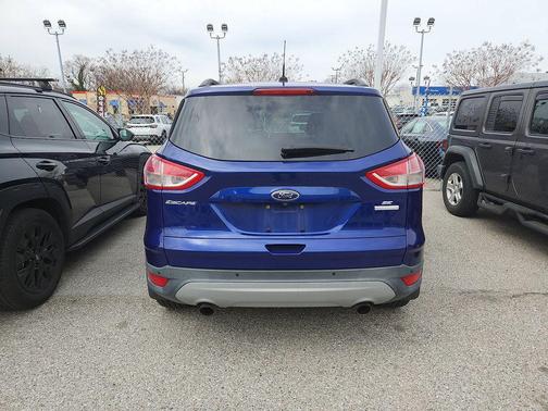 Deep Impact Blue 2016 Ford Escape SE