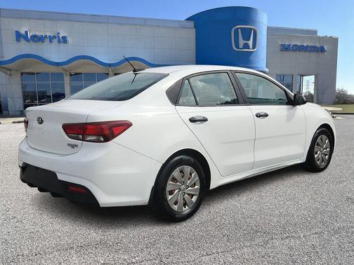 Clear White 2018 Kia Rio LX