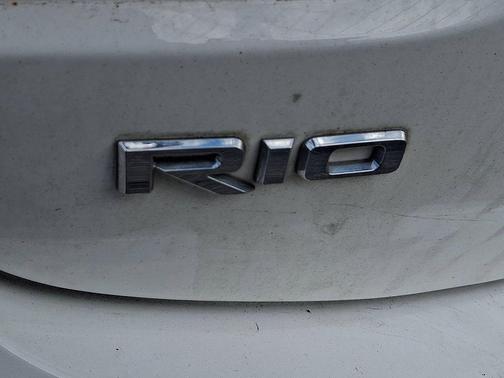 Clear White 2018 Kia Rio LX