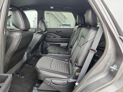 2025 Nissan Pathfinder Rock Creek 4WD