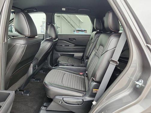 2025 Nissan Pathfinder Rock Creek 4WD