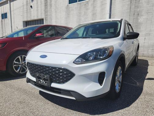 Oxford White 2022 Ford Escape SE