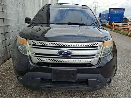 Tuxedo Black Metallic 2015 Ford Explorer XLT