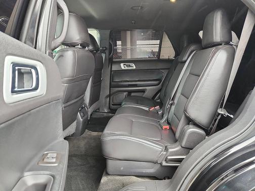 Tuxedo Black Metallic 2015 Ford Explorer XLT