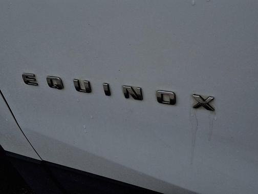 Summit White 2018 Chevrolet Equinox LT