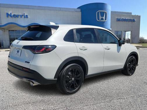 Platinum White Pearl 2026 Honda HR-V AWD Sport