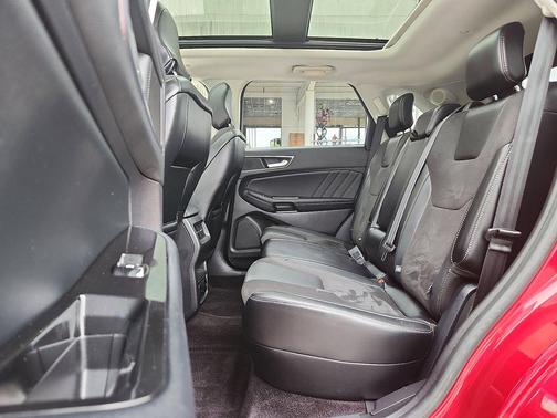 Ruby Red Metallic Tinted Clearcoat 2016 Ford Edge Sport