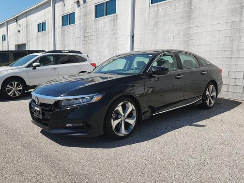 Crystal Black Pearl 2018 Honda Accord Touring 2.0T