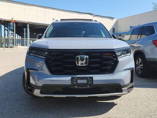 Sonic Gray Pearl 2025 Honda Pilot TrailSport