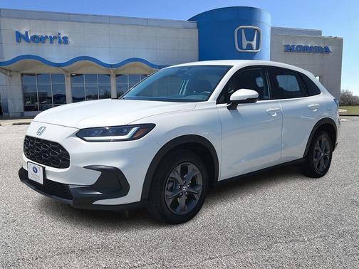 Platinum White Pearl 2027 Honda HR-V LX