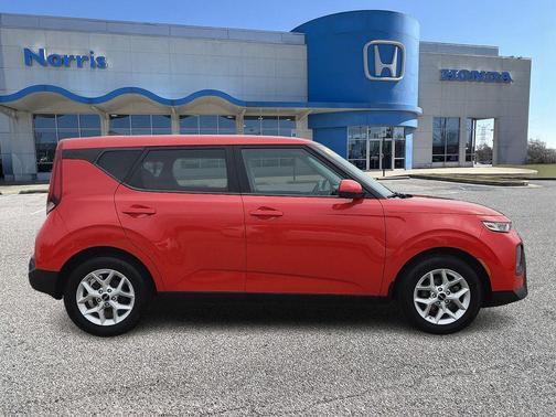 Inferno Red 2022 Kia Soul LX