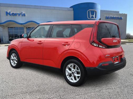 Inferno Red 2022 Kia Soul LX