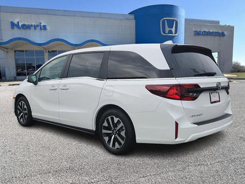 Platinum White Pearl 2026 Honda Odyssey EX-L