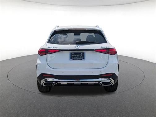 2025 Mercedes-Benz GLC 300 4MATIC