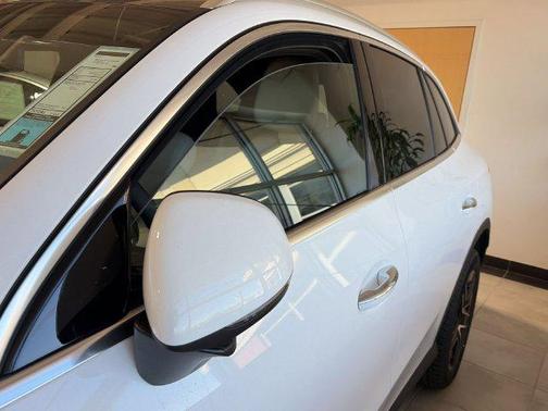 Polar White 2026 Mercedes-Benz GLC 300 4MATIC
