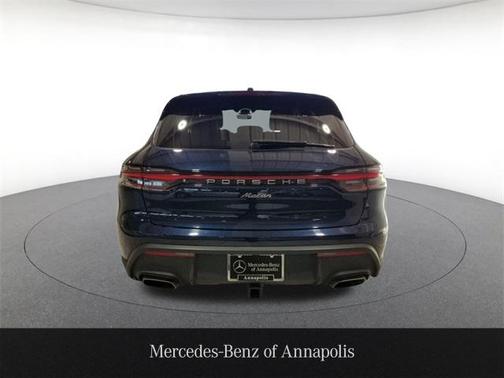 2023 Porsche Macan Base