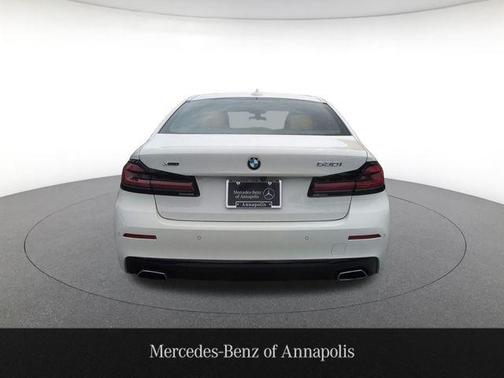 Alpine White 2022 BMW 530 i xDrive