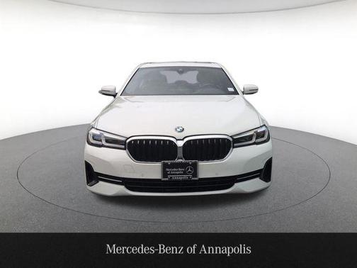 Alpine White 2022 BMW 530 i xDrive