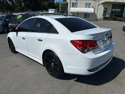 White 2014 Chevrolet Cruze LTZ