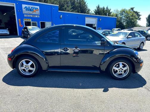 1998 Volkswagen New Beetle Base