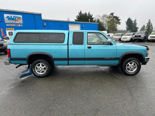 1996 Dodge Dakota Base