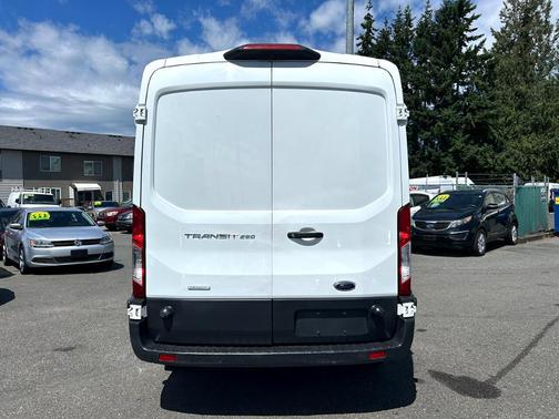 2018 Ford Transit-250 148 WB Medium Roof Cargo