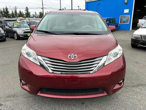 2012 Toyota Sienna XLE