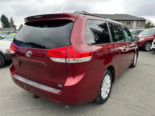 2012 Toyota Sienna XLE