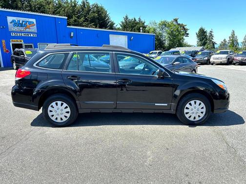 2010 Subaru Outback 2.5i
