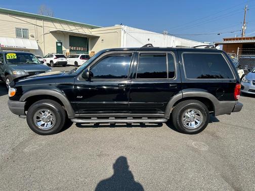 2000 Ford Explorer XLS