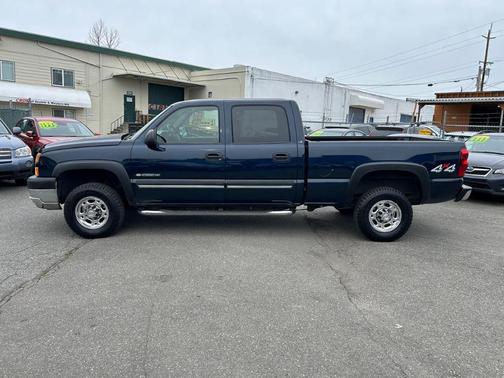 Blue 2005 Chevrolet Silverado 2500 LS H/D Crew Cab
