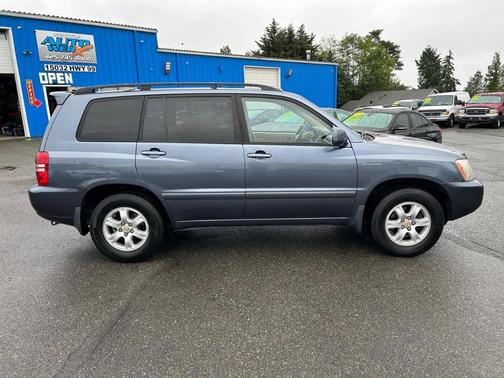 Blue 2003 Toyota Highlander