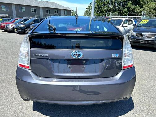 2010 Toyota Prius III
