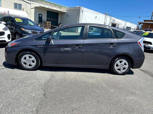 2010 Toyota Prius III