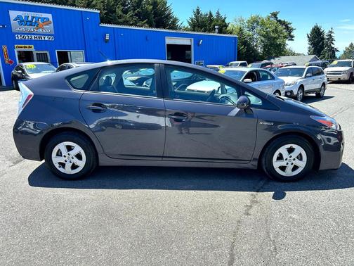 2010 Toyota Prius III
